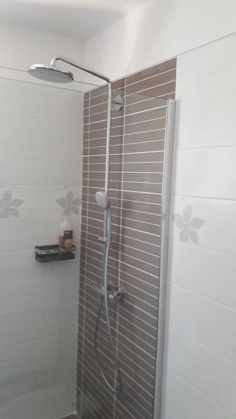 Vue de douche à l’italienne