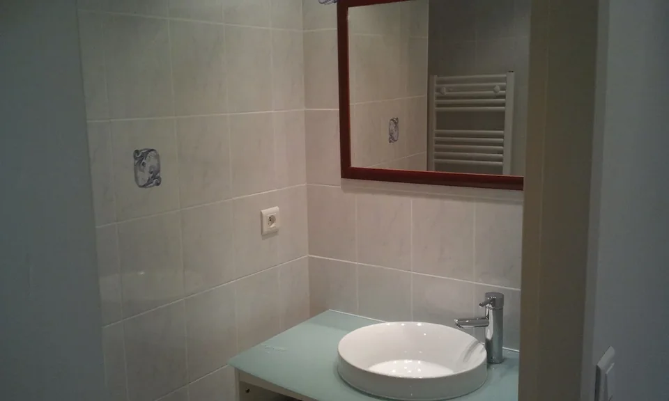 Lavabo dans une salle de bain