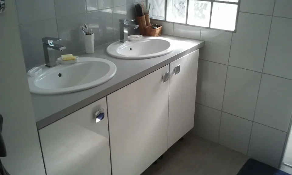 Lavabo dans une salle de bain